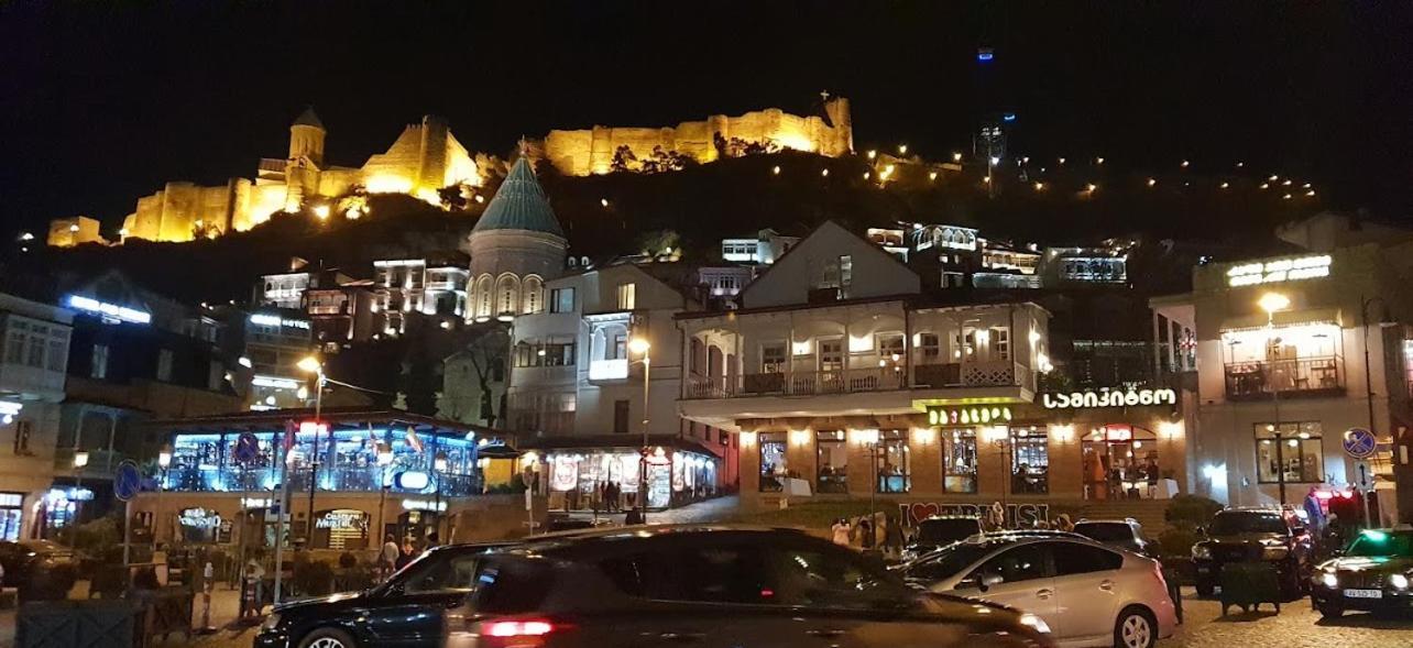 Royal Hotel Тбилиси Экстерьер фото