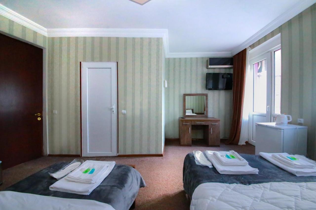 Royal Hotel Тбилиси Экстерьер фото