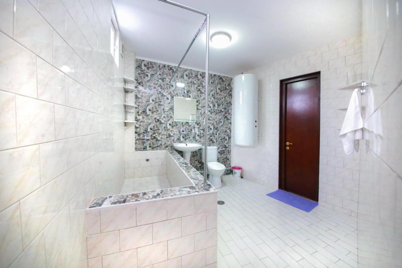 Royal Hotel Тбилиси Экстерьер фото