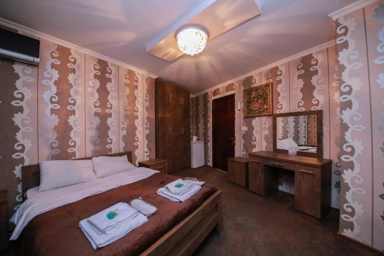 Royal Hotel Тбилиси Экстерьер фото
